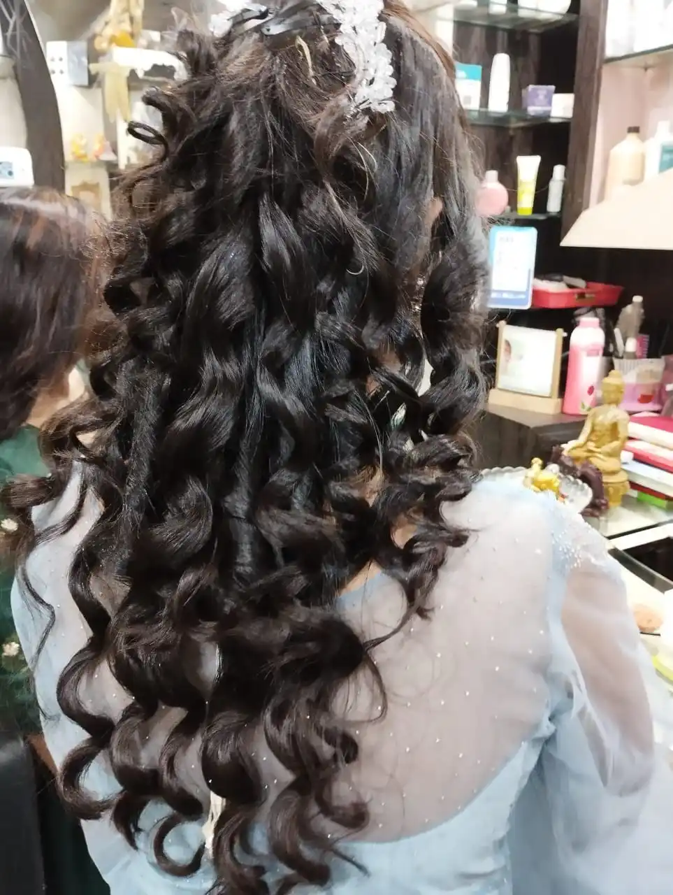 Professional hair curls styling at Looks and Locks